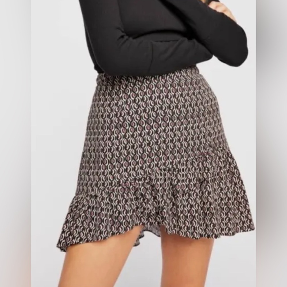 Free people Nadia skirt geometric light medium size 6